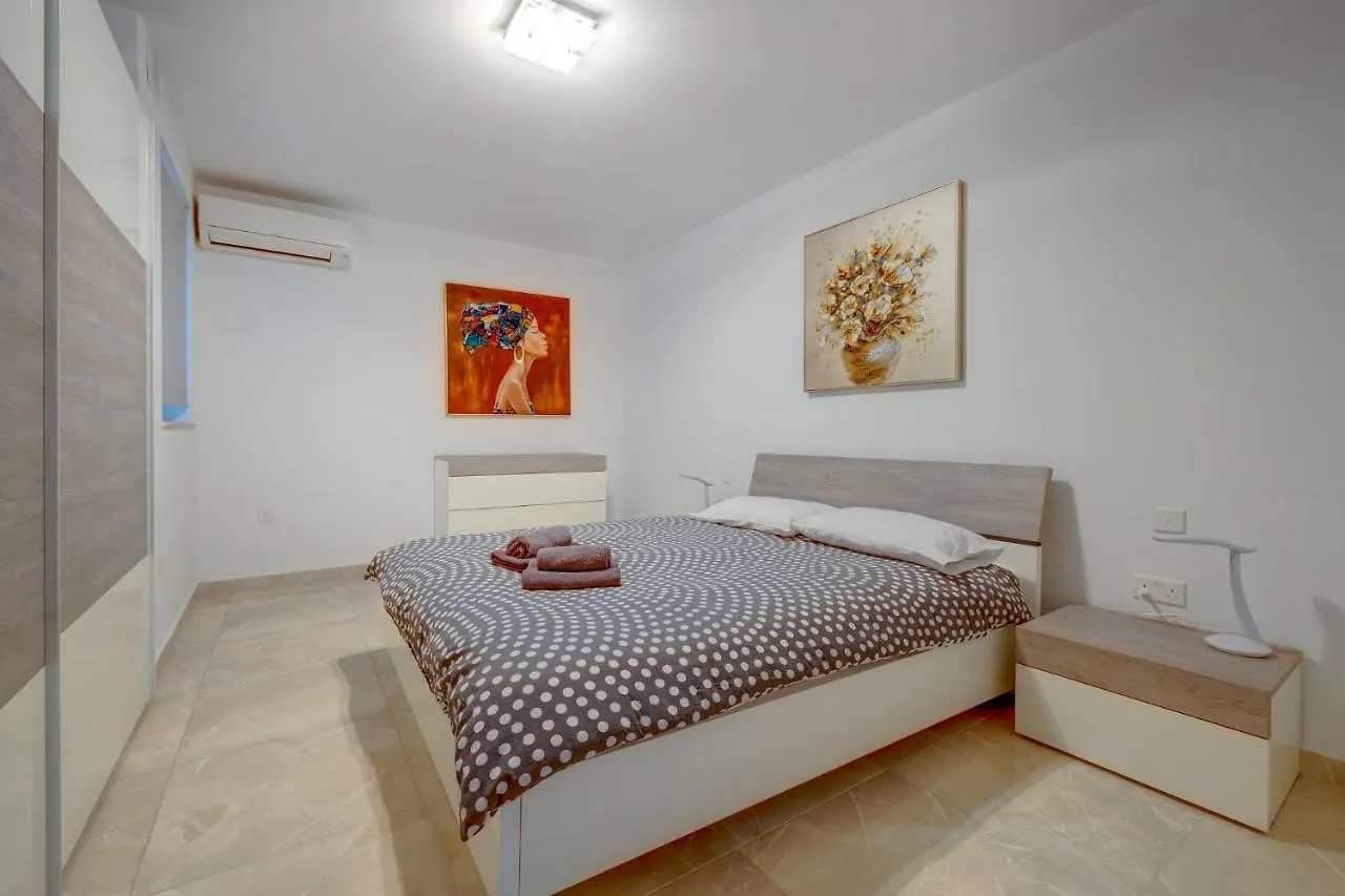 Marvellous 3Br Apartment In Central St Julians Saint Julian's