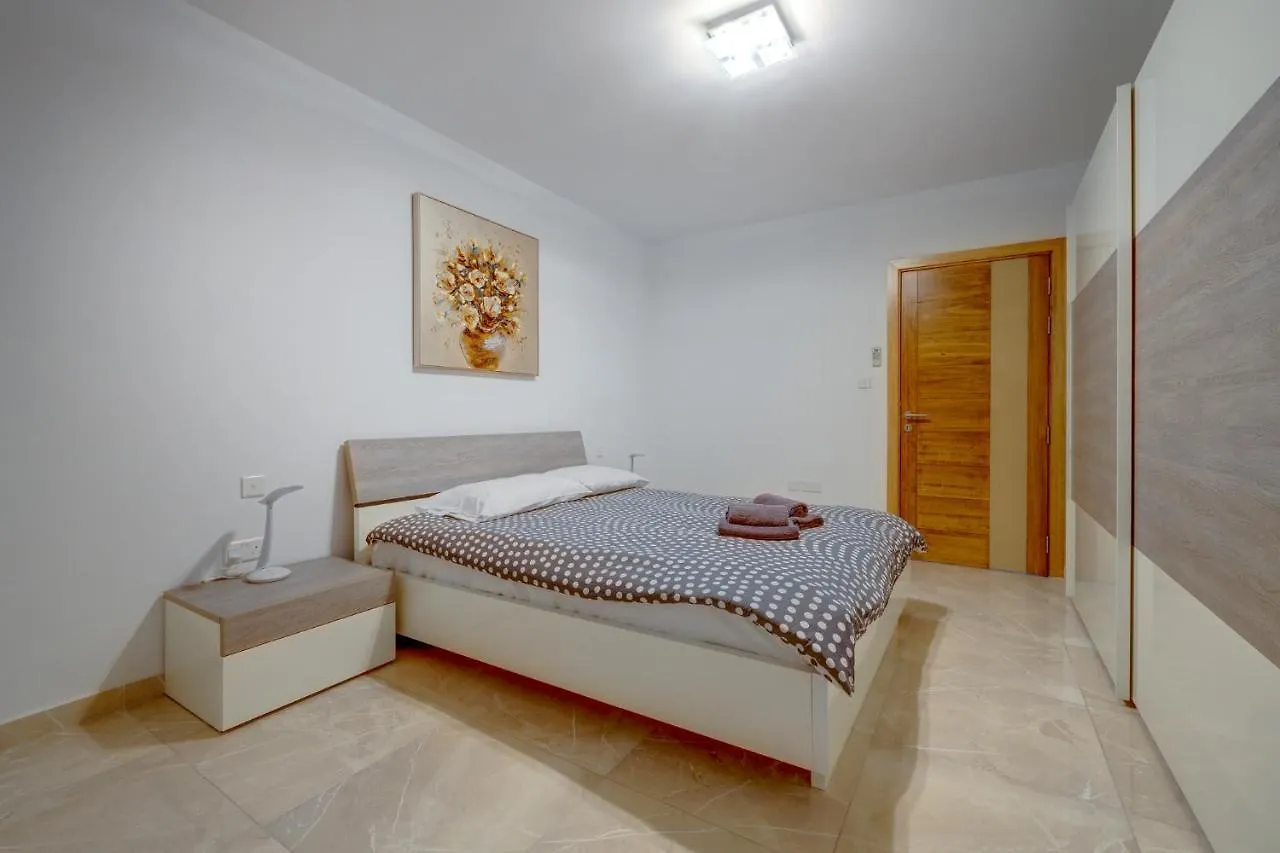 Marvellous 3Br Apartment In Central St Julians Saint Julian's